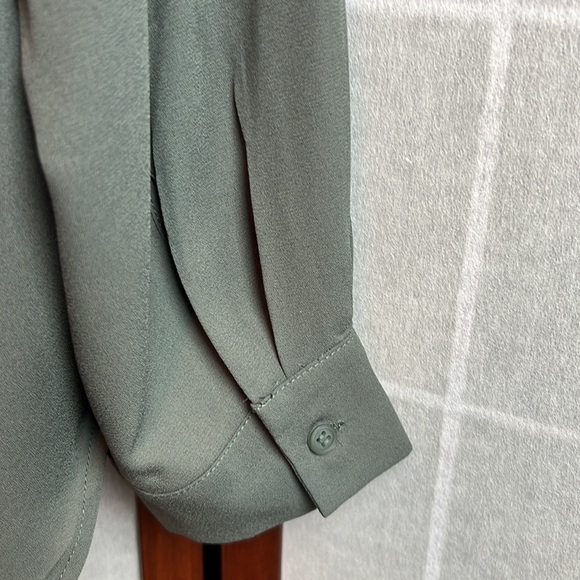 Pleione Tops | Pleione Blouse | Color: Green size M - Picture 5 of 5